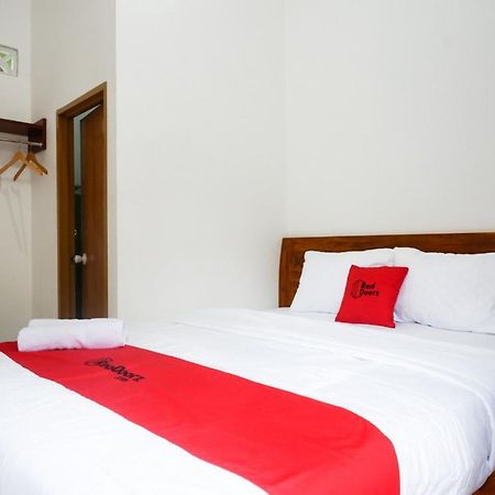 Hotel Reddoorz Syariah Near Exit Tol Krapyak Semarang Exterior foto