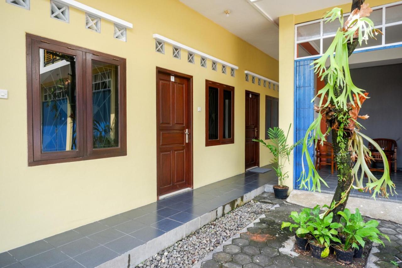 Hotel Reddoorz Syariah Near Exit Tol Krapyak Semarang Exterior foto